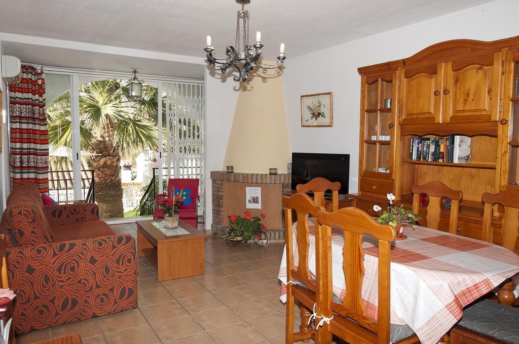 Almuñécar Casas Adosadas Lambda מראה חיצוני תמונה